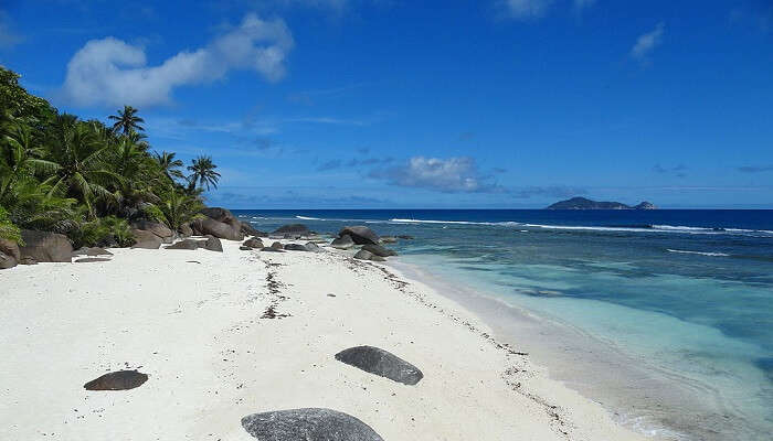 silhouette island