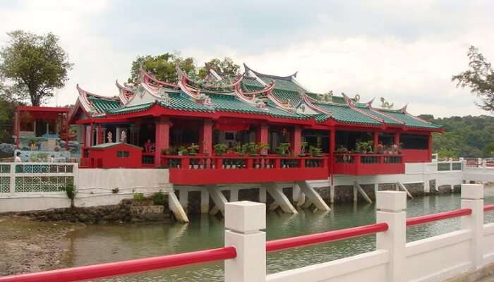 Visit The Kusu Island Chinese Temple