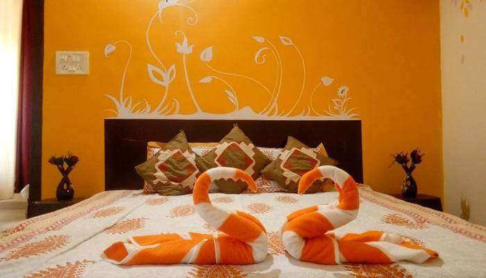 Artistic Homestay room