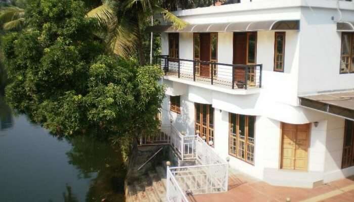 Kumarakom Guest House