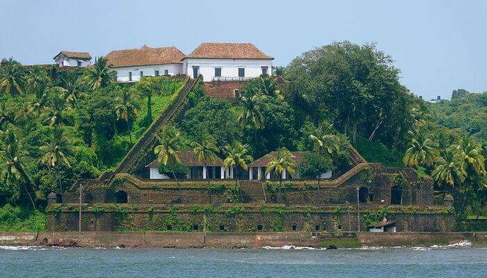 Reis Magos Fort is one of the best places to visit in Old Goa