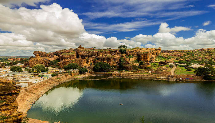 tourist places near hampi badami