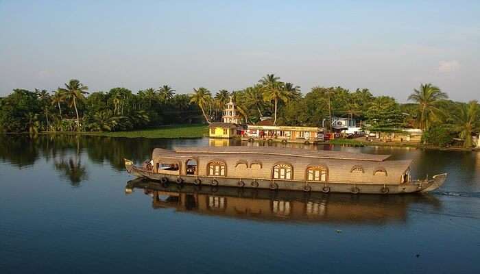 tourist places near kochi within 50 kms