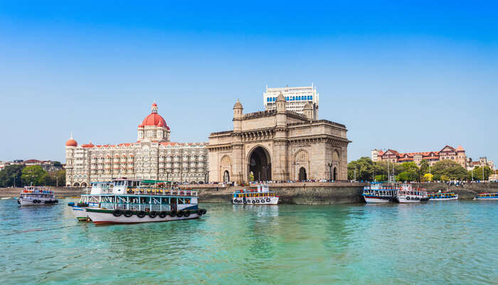 gateway of india & taj hotel