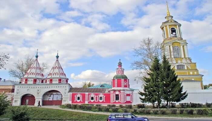 Passionate Tour to the Golden Ring Town of Suzdal