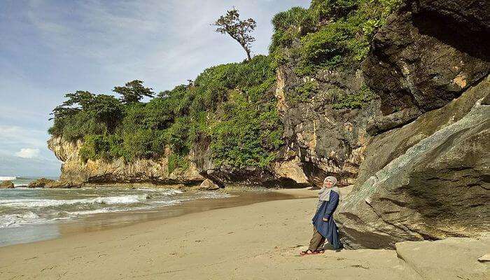 Sawarna Beach