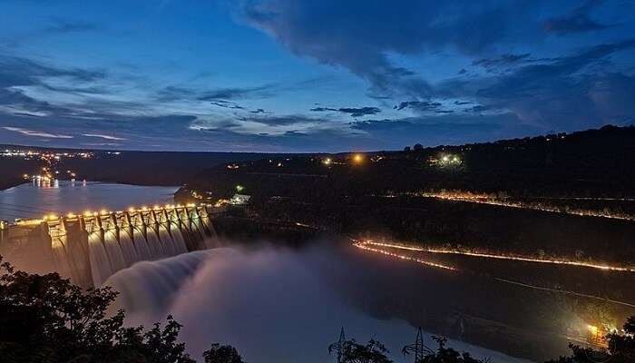 An amazing view of Srisailam nestled on the shore of River Krishna