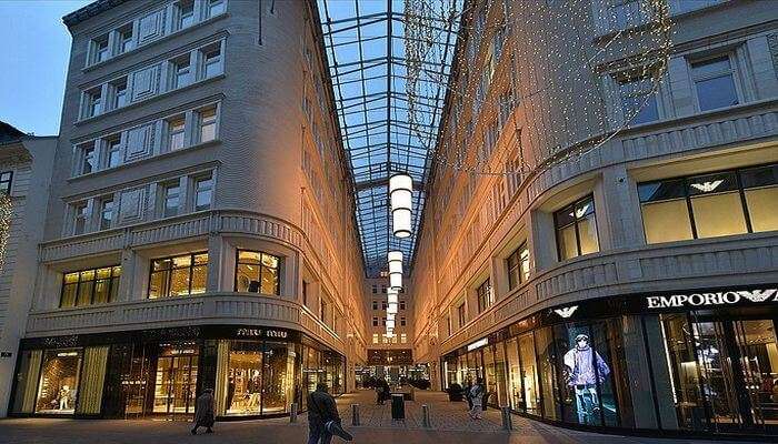 Luxury Shopping in Vienna Guide (Stores, Map and Video Guide