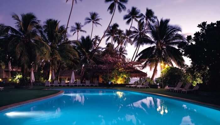 resort swimming pool