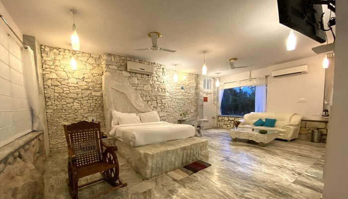 an ultra-spacious room
