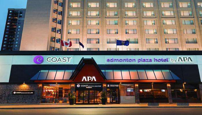 Coast Edmonton Plaza Hotel By APA
