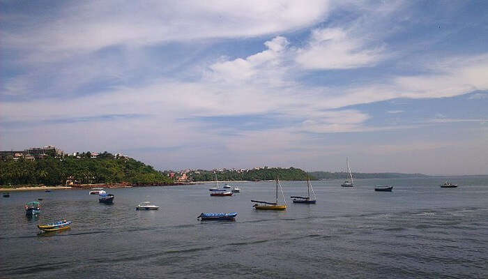 Dona-Paula-Beach1