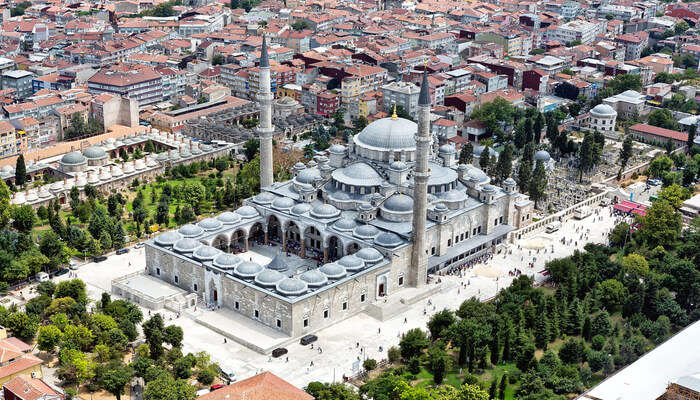 Get Spiritual In Suleymaniye Mosque