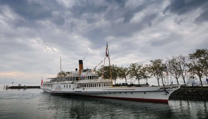 Go On A Cruise Ride On Lake Geneva