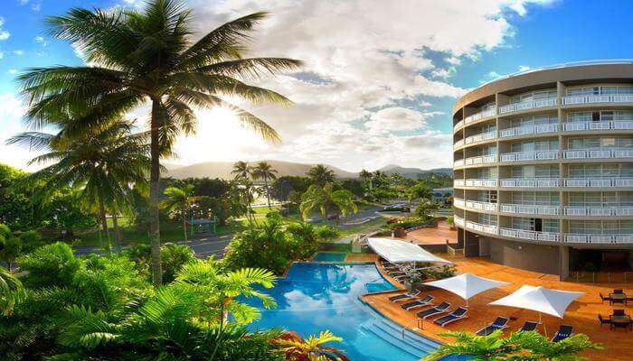 Hilton Cairns Waterfront Garden
