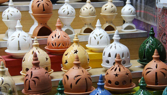 Pottery market