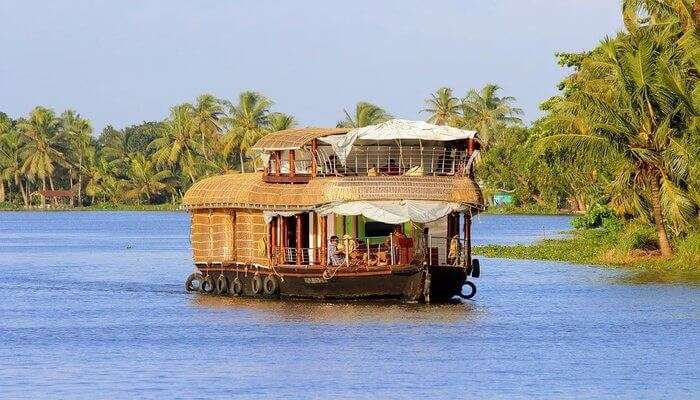 House boat