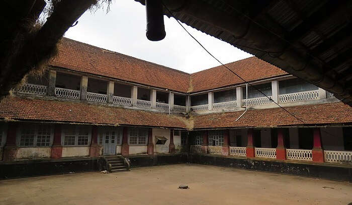 explore this Madikeri Fort