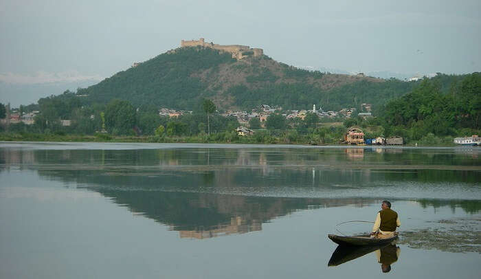 lake view in kashmir