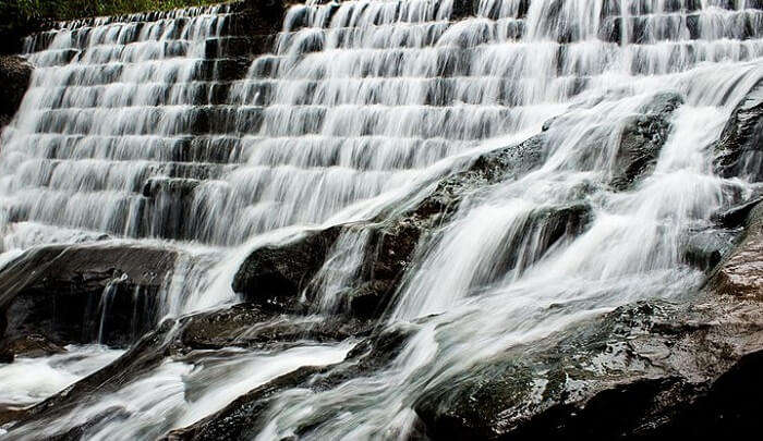 mesmerizing waterfalls in Panchmarhi