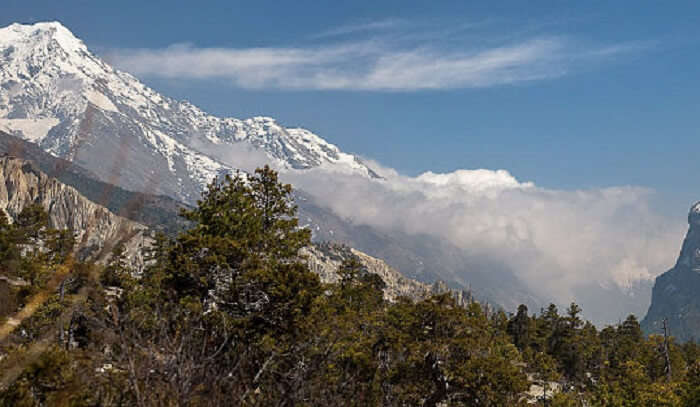 trekking to the pisang peak