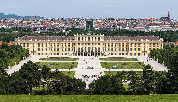 Schonbrunn Palace And Gardens