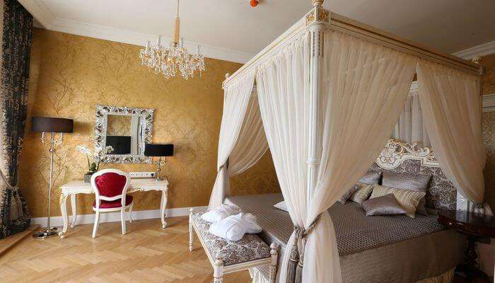 Schonbrunn Palace Suite