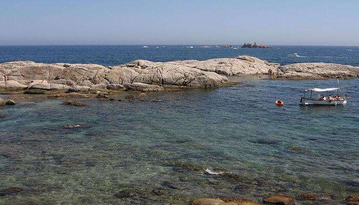 The Formigues Islands