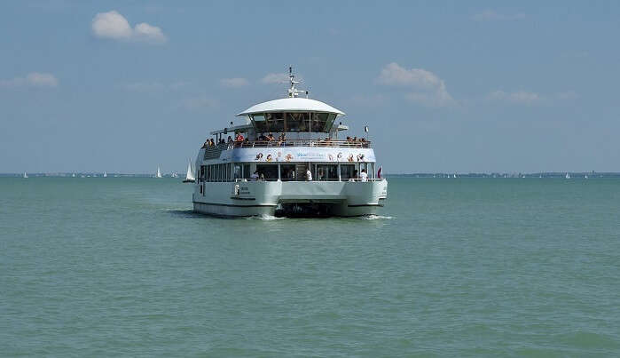 catamaran cruise goa