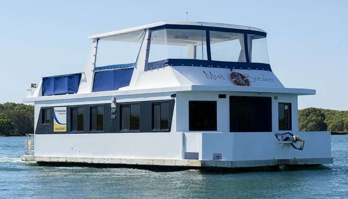 houseboat in Australia