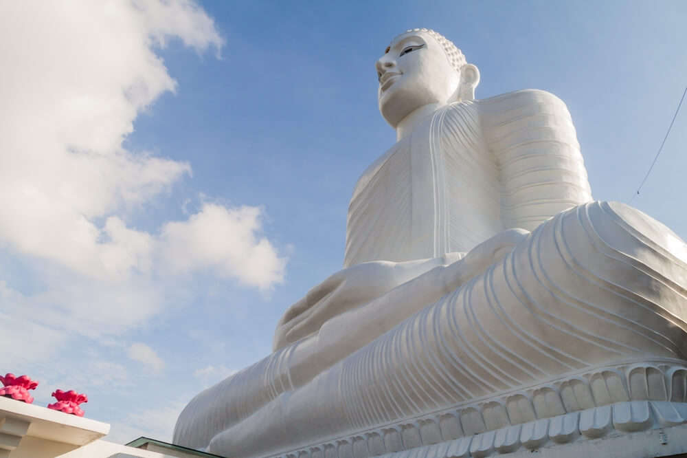 A mesmerising view of Bahiravokanda Vihara Buddha Statue, one of the most beautiful places in Sri Lanka