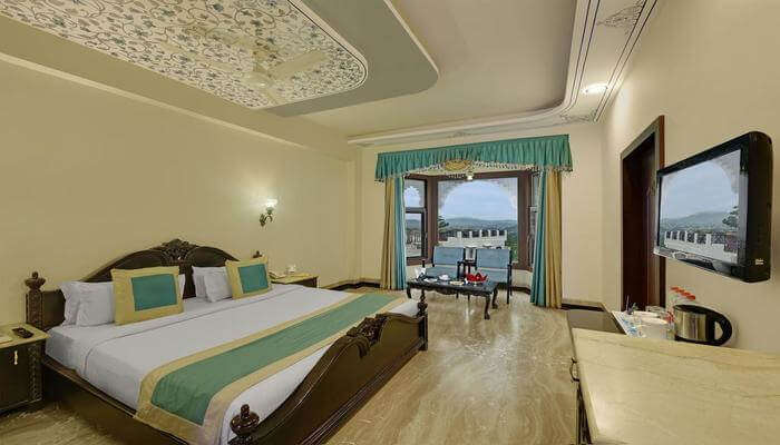 How To Book A Room In Hotel Bhairavgarh Palace?