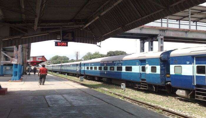 How To Book Your Train From Delhi To Dehradun