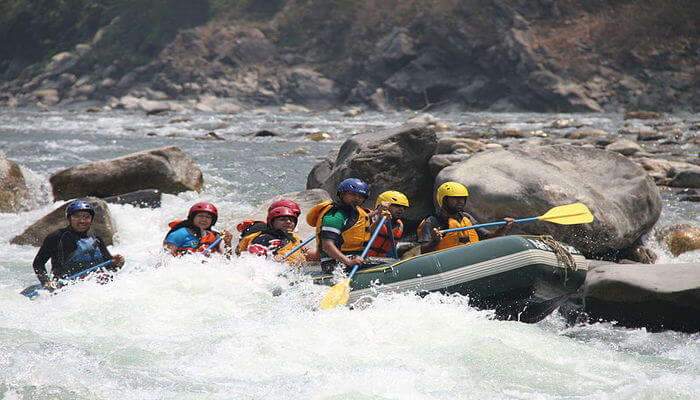 Kitulgala: Indulge In Water Rafting