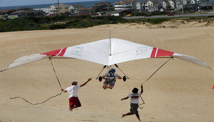 Hang gliding in Manali