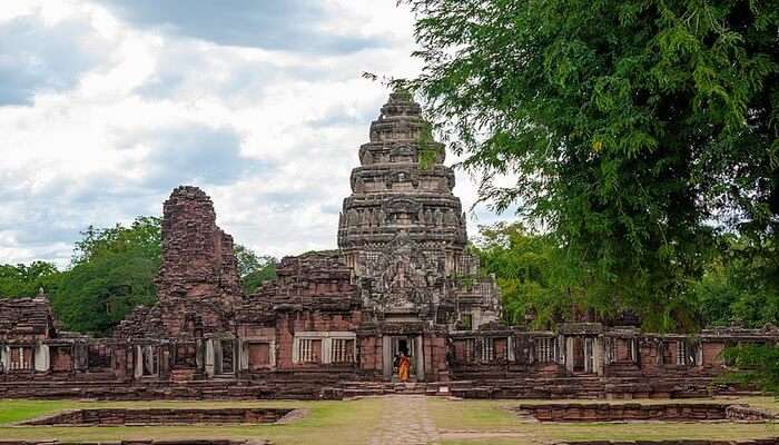 Phimai Historical Park - Explore The Archaeological Ruins!