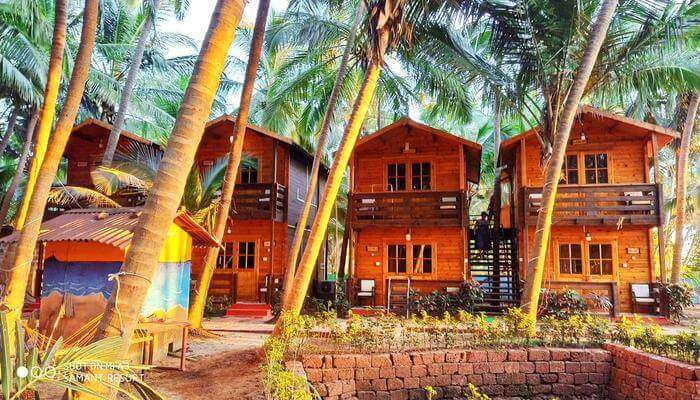 Samantha Beach Resort, Malvan