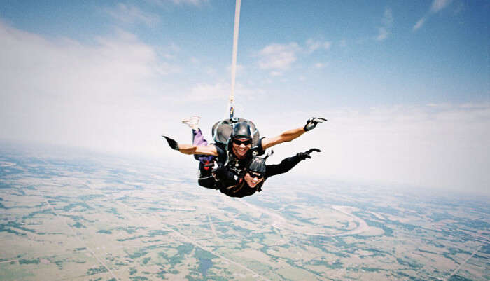 Skydiving in Dubai