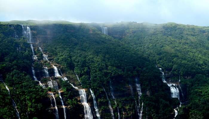 Nohsngithiang Falls