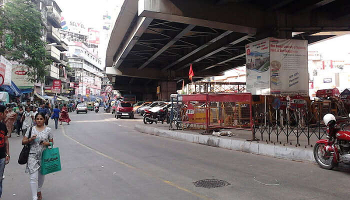 Gariahat Market Road