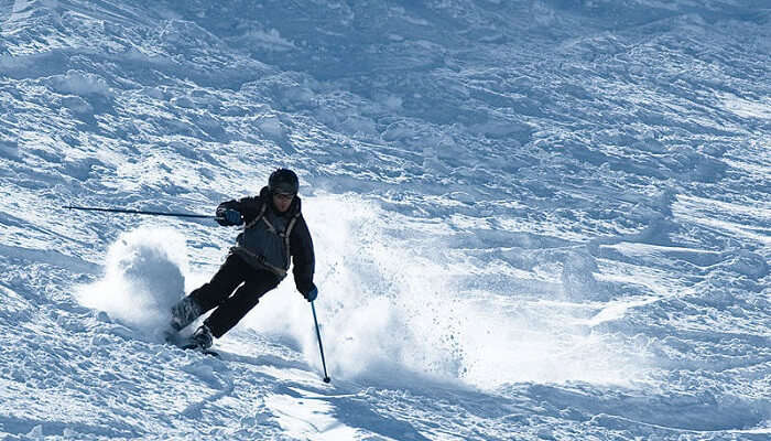 Skii is among the fun-filled things to do in Shimla