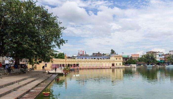 The picturesque view of Ganga Sagar, among the famous places to visit in West Bengal.