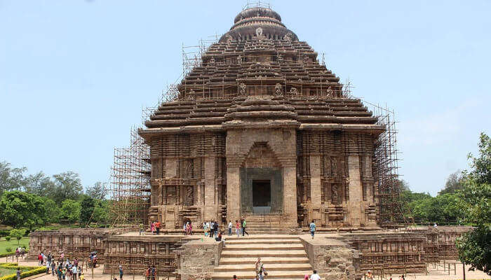 A blissful view of Konark Temple which is one of the best places for a weekend getaway from Kolkata