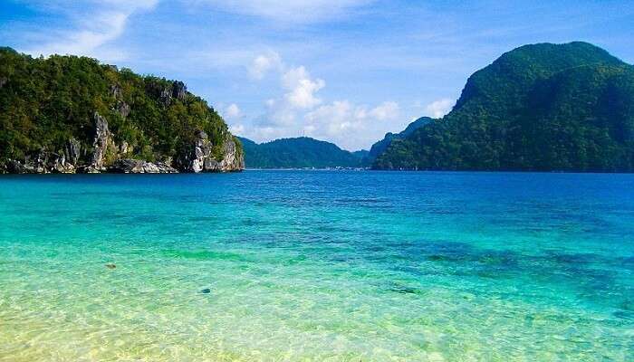 a mesmerising view of El_nido, one of the amazing places to visit in Southeast Asia