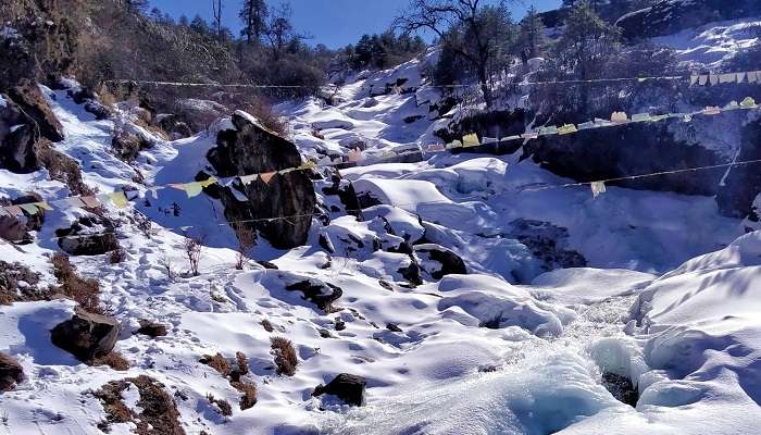 Khanda Waterfalls