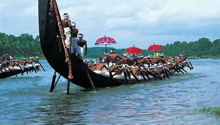 Vallamkali is the famous snake boat race of Onam.