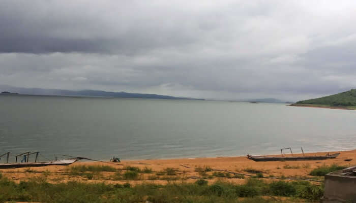 Stunning Mahanadi River near Hirakud Dam, one of the scenic tourist places in Odisha