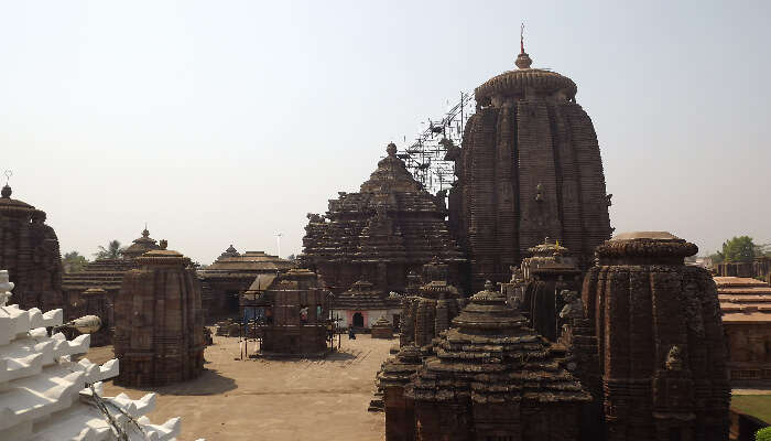 Lingaraja Temple is one of the religious tourist places in Odisha