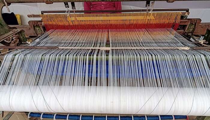 Handloom weaving