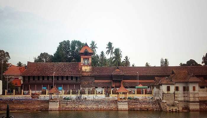 Outside Kuthiramalika Palace Museum in Trivandrum 